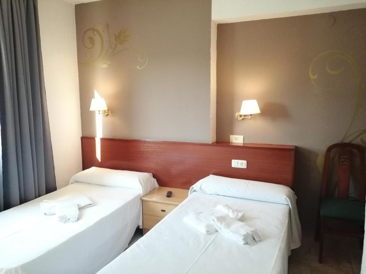 Hostal Jaime I อูเอสกา ภายนอก รูปภาพ