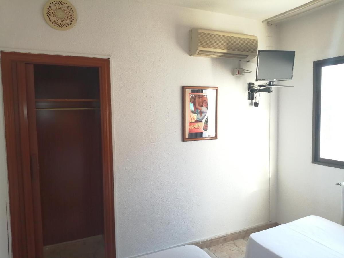 Hostal Jaime I อูเอสกา ภายนอก รูปภาพ
