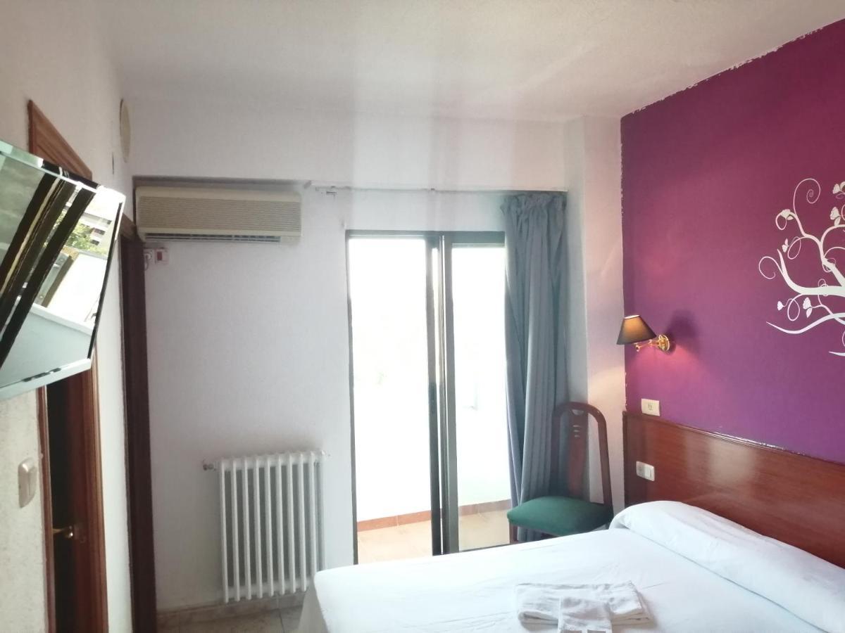 Hostal Jaime I อูเอสกา ภายนอก รูปภาพ