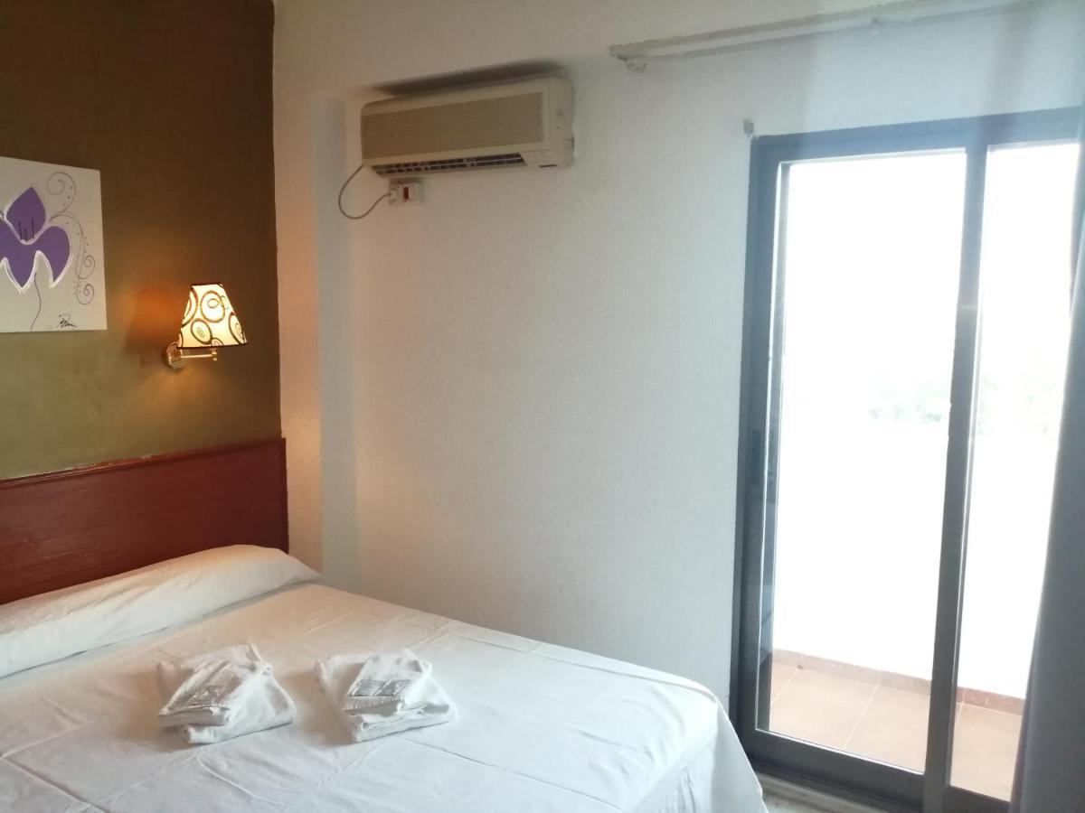 Hostal Jaime I อูเอสกา ภายนอก รูปภาพ