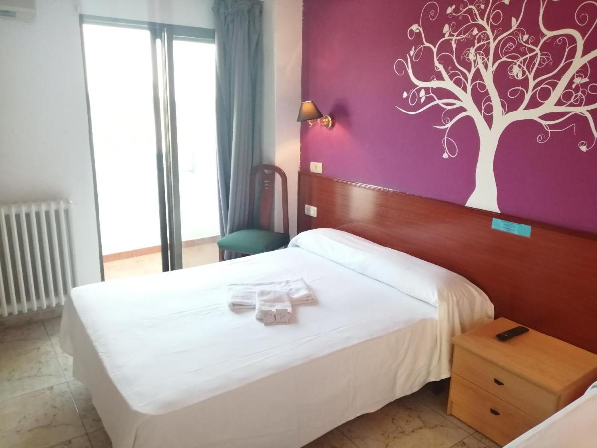 Hostal Jaime I อูเอสกา ภายนอก รูปภาพ