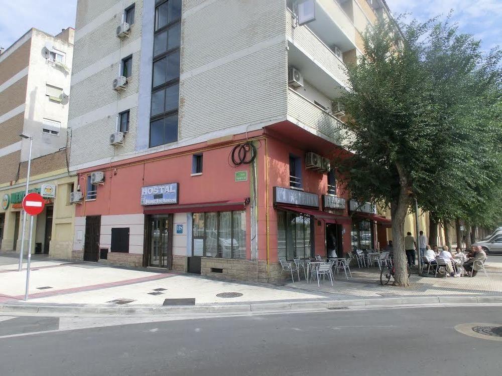 Hostal Jaime I อูเอสกา ภายนอก รูปภาพ