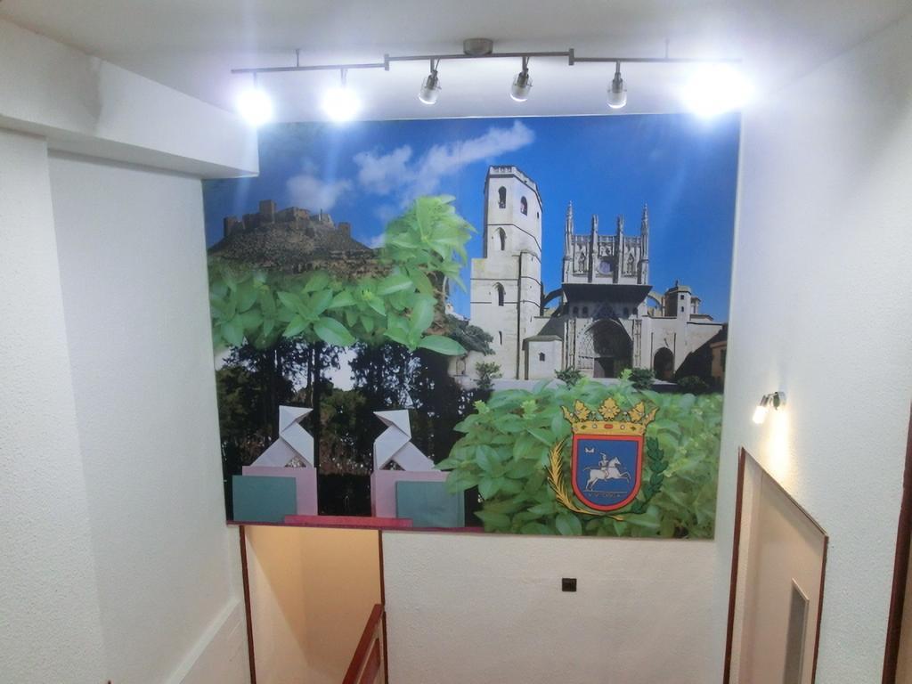 Hostal Jaime I อูเอสกา ภายนอก รูปภาพ