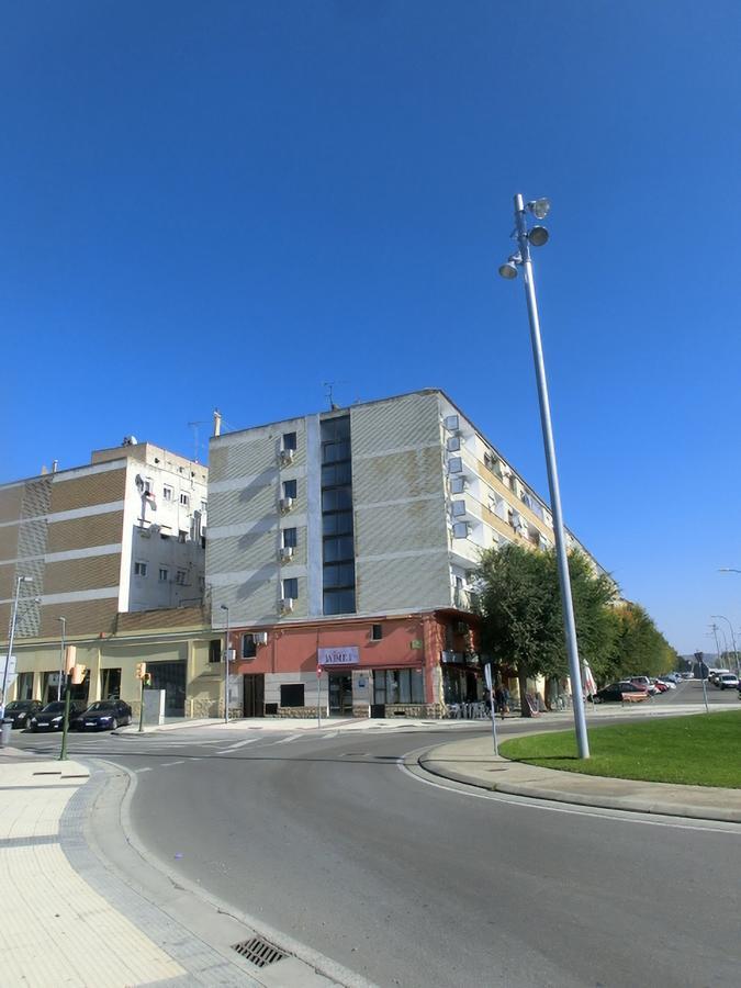 Hostal Jaime I อูเอสกา ภายนอก รูปภาพ